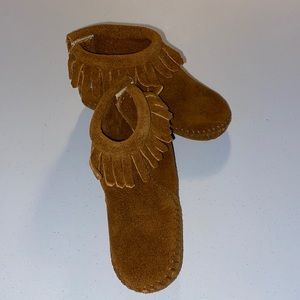 Minnetonka sz 5 brown suede Moccasins